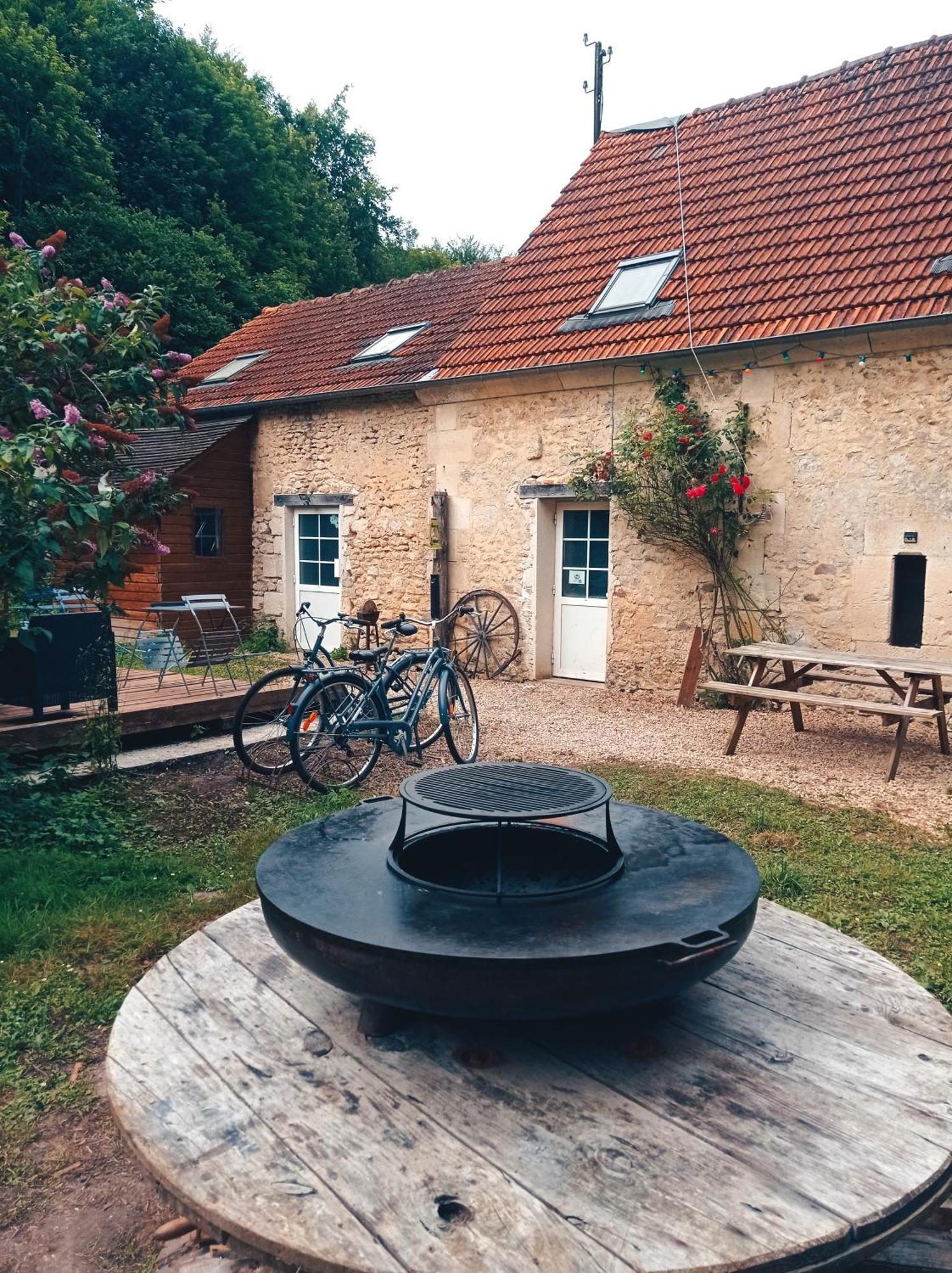 Villa Chez Tombivouac Pierrefonds Exterior foto